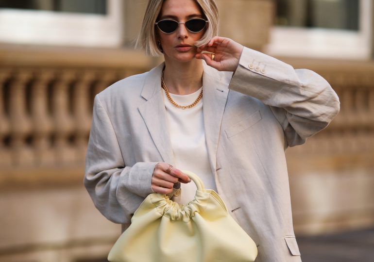 How to wear oversize clothes without adding unnecessary kilograms?