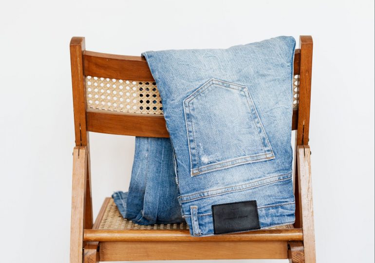 What clothes and accessories are worth buying from a vintage shop?
