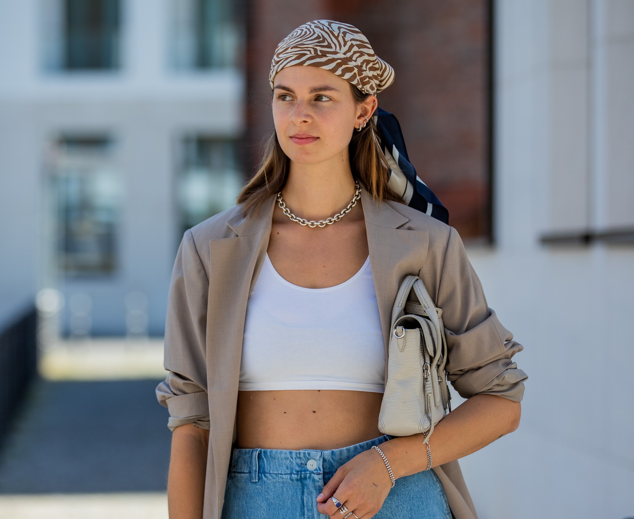 Head scarves – a grandma trend that is back in style again. How to style it to look hot?