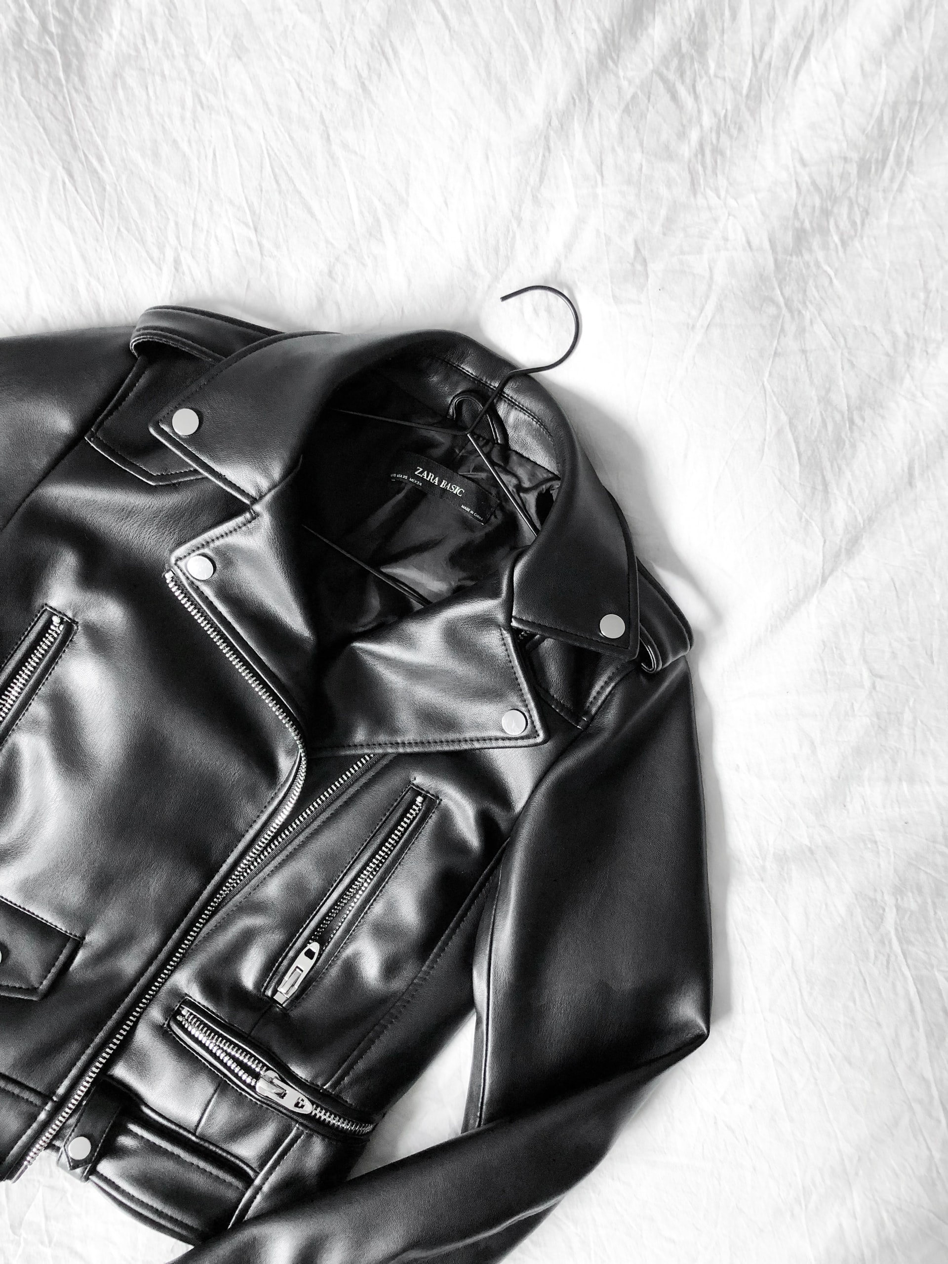 How to wear a leather jacket?